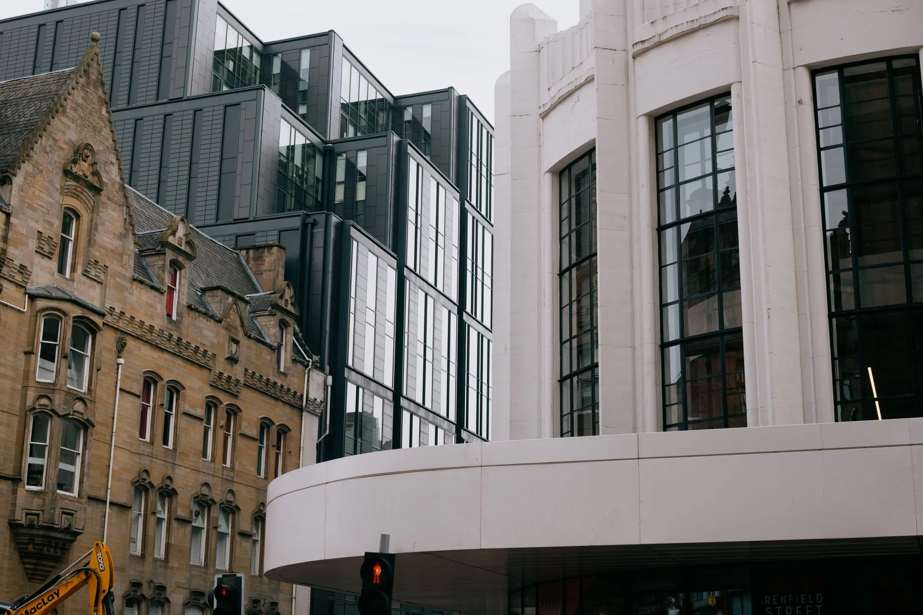 Victorian and modern buildings in Glasgow city centre